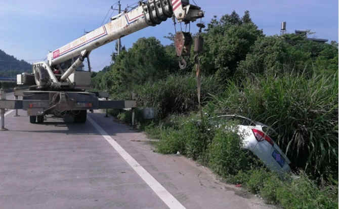 迁安重载吊车救援